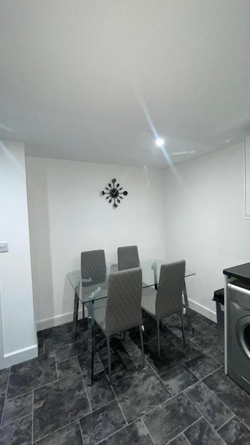 2 Bed Room Luxury Apartment In Old Kent Road London Eksteriør billede